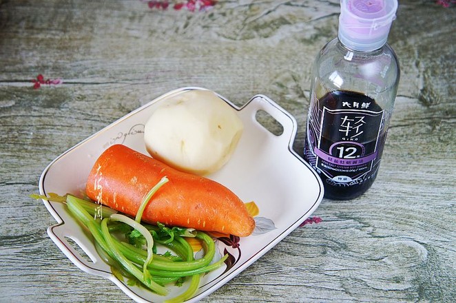 立春必吃的菜~素炒土豆絲的做法-家常味炒菜譜-易網(wǎng)<a href=http://www.jsjjzhkt.cn/ target=_blank class=infotextkey>健康養(yǎng)生</a>網(wǎng) 立春必吃的菜~素炒土豆絲的做法-家常味炒菜譜