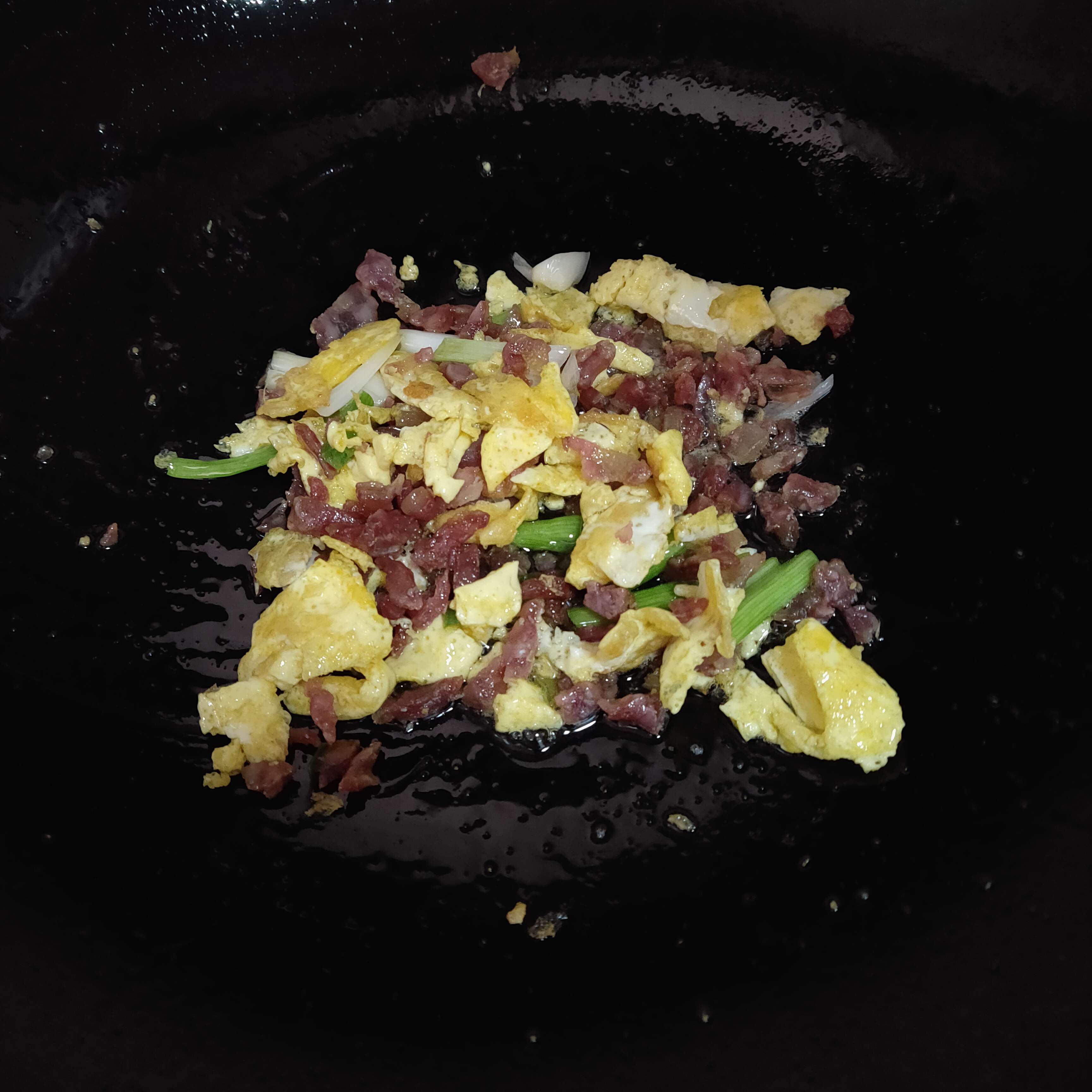 臘腸炒肉的做法-家常味炒菜譜-易網健康養生網 臘腸炒肉的做法-家常味炒菜譜