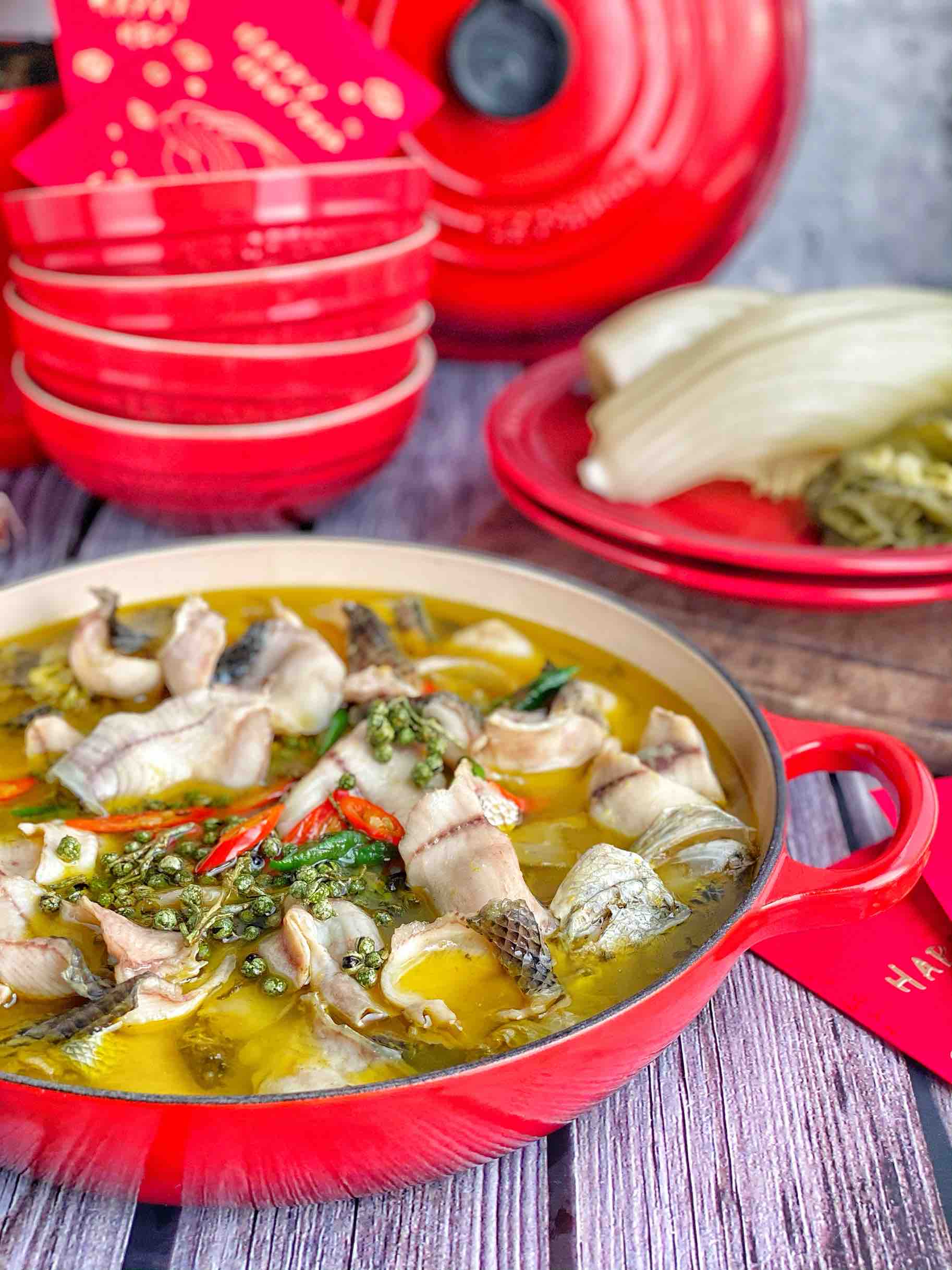 年夜飯必備酸菜魚的做法-麻辣味煮菜譜-易網健康養生網 年夜飯必備酸菜魚的做法-麻辣味煮菜譜