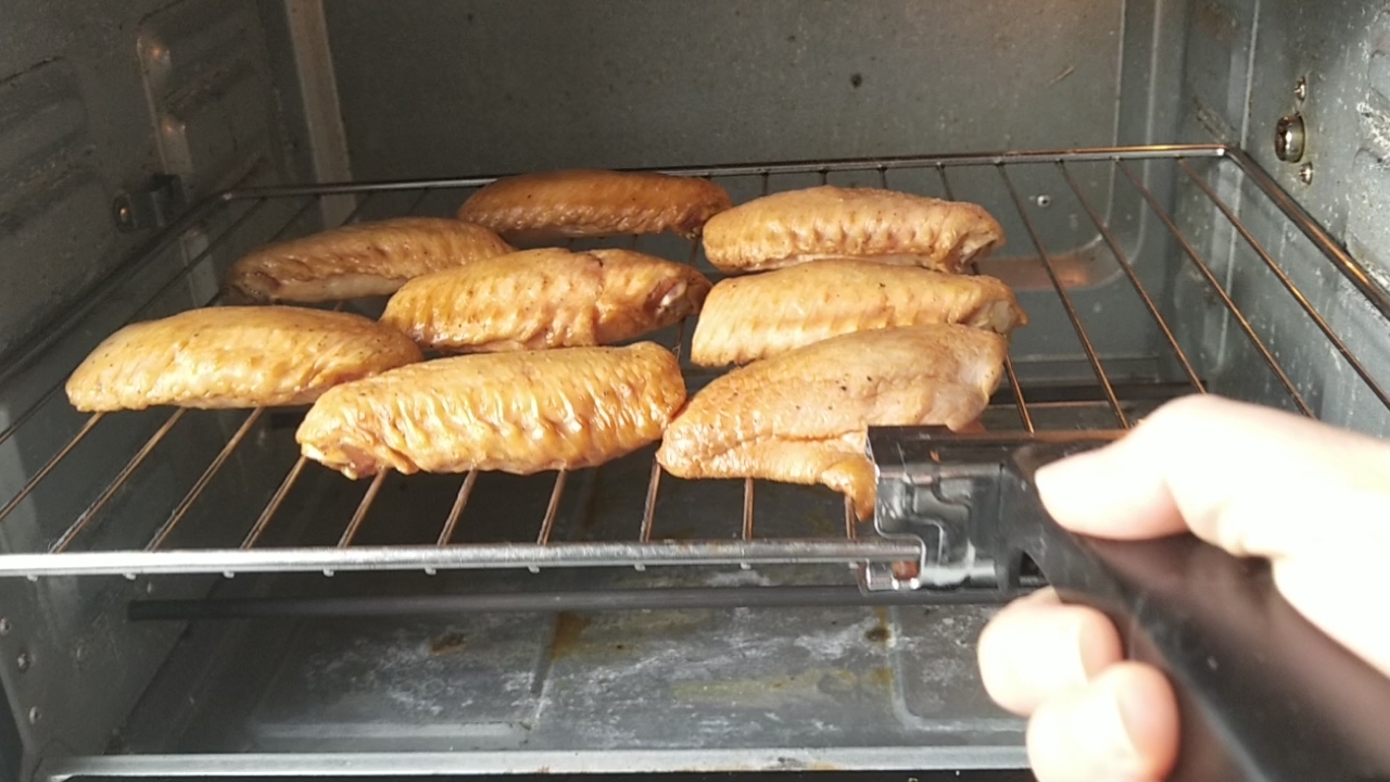 蜜汁脆皮烤雞翅的做法-咸鮮味烤菜譜-易網(wǎng)健康養(yǎng)生網(wǎng) 蜜汁脆皮烤雞翅的做法-咸鮮味烤菜譜