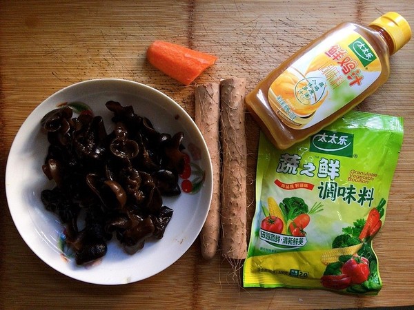 時蔬界的經(jīng)典黑白配，山藥炒木耳的做法-家常味炒菜譜