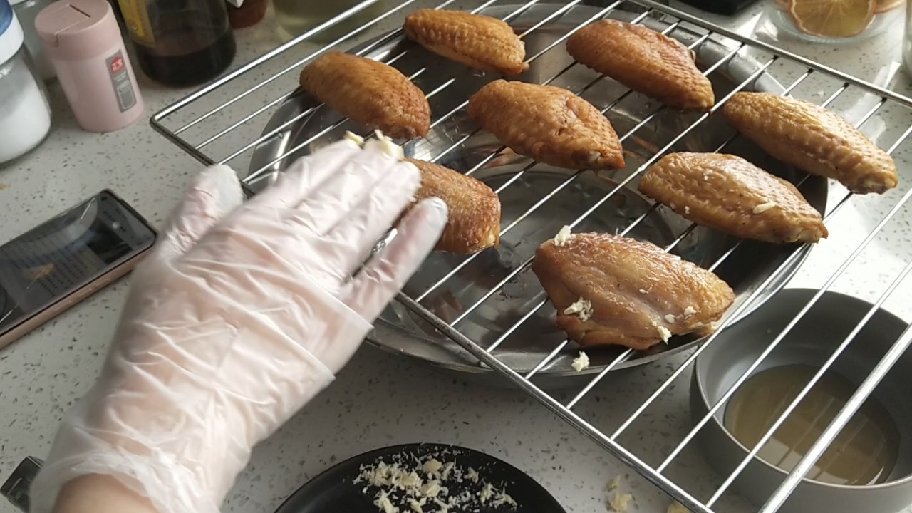 蜜汁脆皮烤雞翅的做法-咸鮮味烤菜譜-易網(wǎng)健康養(yǎng)生網(wǎng) 蜜汁脆皮烤雞翅的做法-咸鮮味烤菜譜