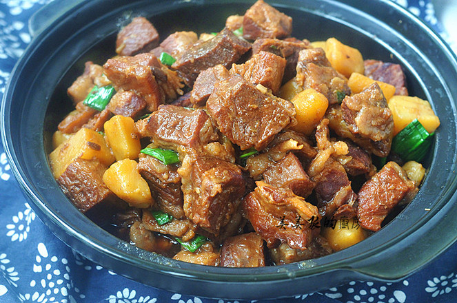 偷學酒店大廚的土豆燒牛腩,果然牛!3天做了2次,孩子還嫌不夠!的做法-咸鮮味燒菜譜-易網健康養生網 偷學酒店大廚的土豆燒牛腩,果然牛!3天做了2次,孩子還嫌不夠!的做法-咸鮮味燒菜譜