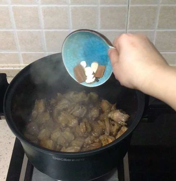 番茄牛腩鍋的做法-酸甜味燉菜譜-易網健康養生網 番茄牛腩鍋的做法-酸甜味燉菜譜