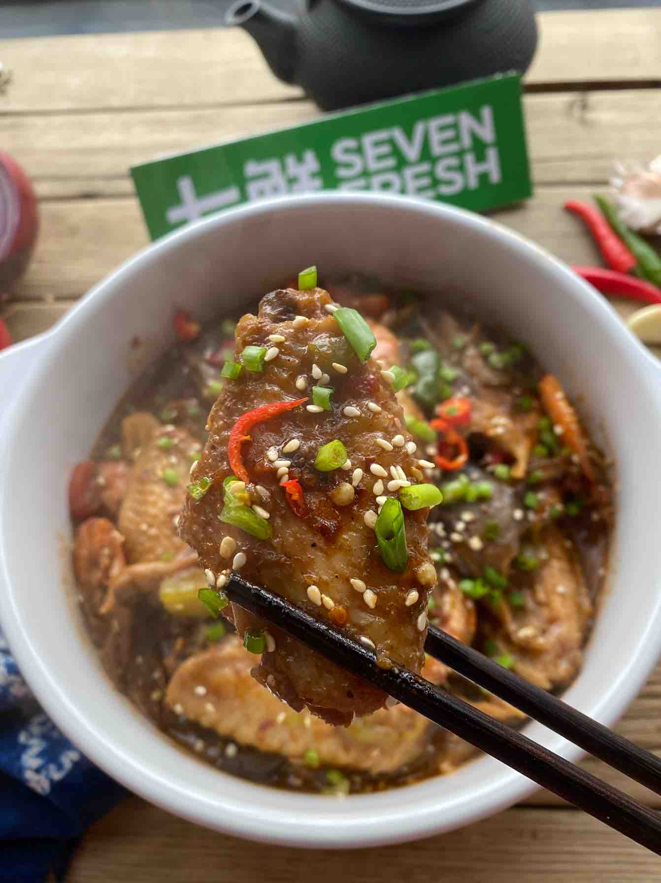 麻辣干鍋翅中蝦的做法-麻辣味燒菜譜-易網健康養生網 麻辣干鍋翅中蝦的做法-麻辣味燒菜譜