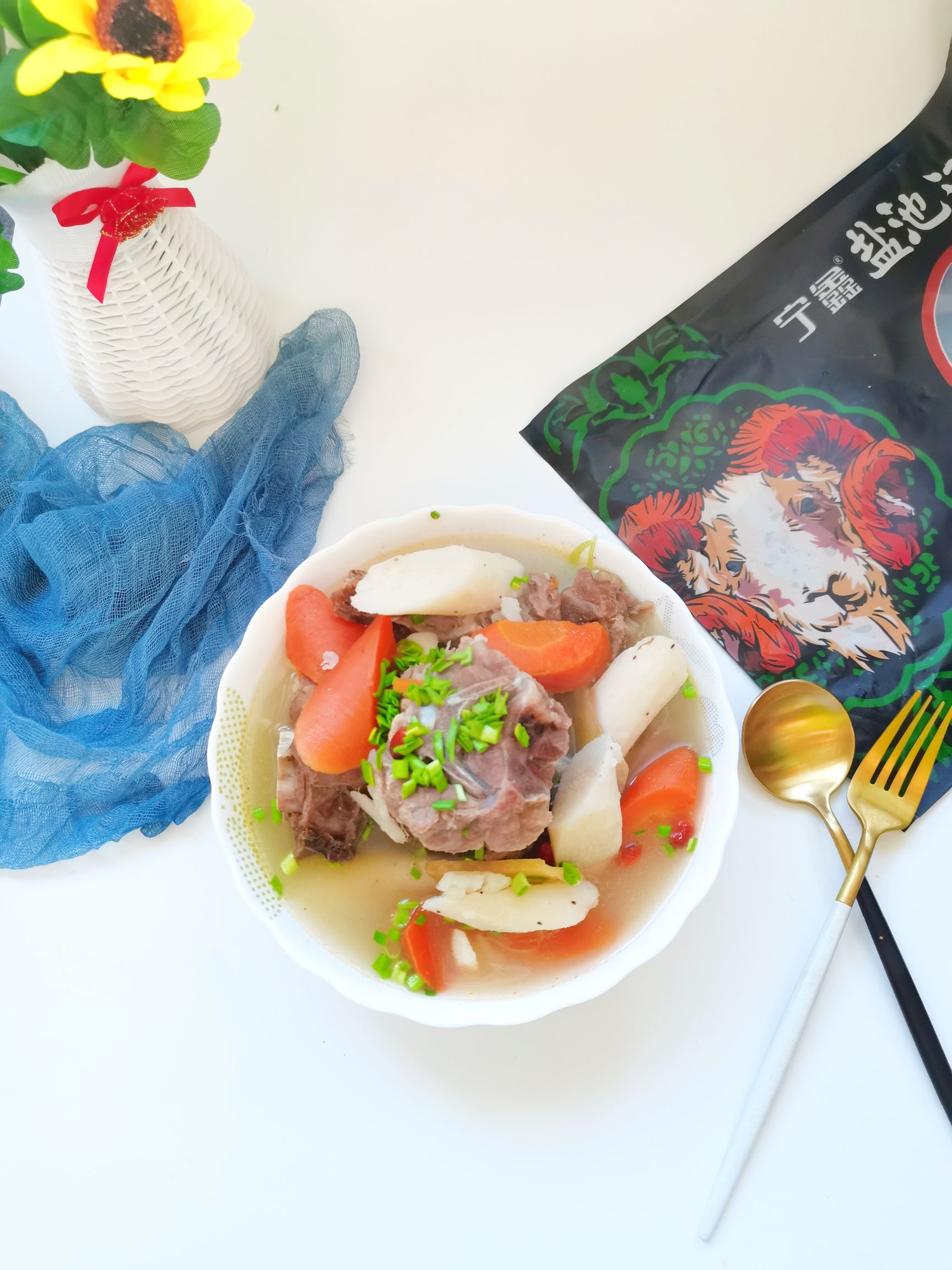 一碗喝不夠的羊蝎子湯的做法-咸鮮味燉菜譜-易網(wǎng)健康養(yǎng)生網(wǎng) 一碗喝不夠的羊蝎子湯的做法-咸鮮味燉菜譜