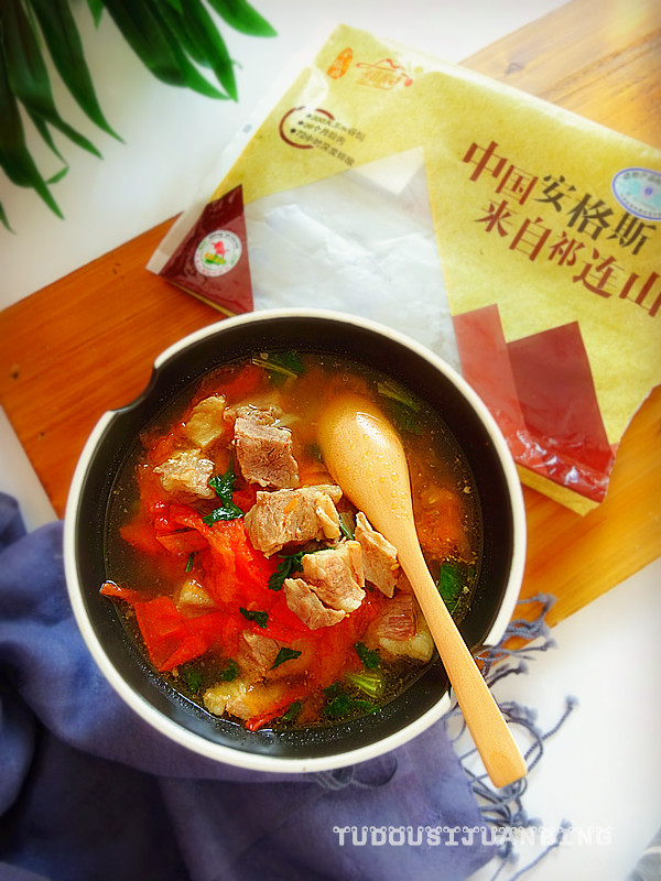 牛腩這么做才對,味爽清香不油膩,驅寒又暖胃的做法-咸鮮味燉菜譜-易網健康養生網 牛腩這么做才對,味爽清香不油膩,驅寒又暖胃的做法-咸鮮味燉菜譜