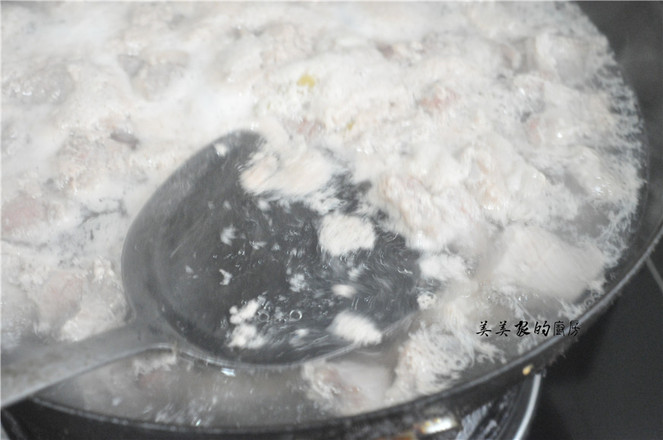 偷學酒店大廚的土豆燒牛腩,果然牛!3天做了2次,孩子還嫌不夠!的做法-咸鮮味燒菜譜-易網健康養生網 偷學酒店大廚的土豆燒牛腩,果然牛!3天做了2次,孩子還嫌不夠!的做法-咸鮮味燒菜譜