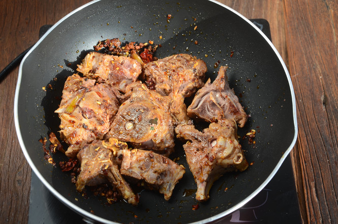 麻辣羊蝎子的做法-麻辣味燉菜譜-易網(wǎng)健康養(yǎng)生網(wǎng) 麻辣羊蝎子的做法-麻辣味燉菜譜