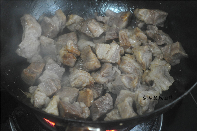 偷學酒店大廚的土豆燒牛腩,果然牛!3天做了2次,孩子還嫌不夠!的做法-咸鮮味燒菜譜-易網健康養生網 偷學酒店大廚的土豆燒牛腩,果然牛!3天做了2次,孩子還嫌不夠!的做法-咸鮮味燒菜譜