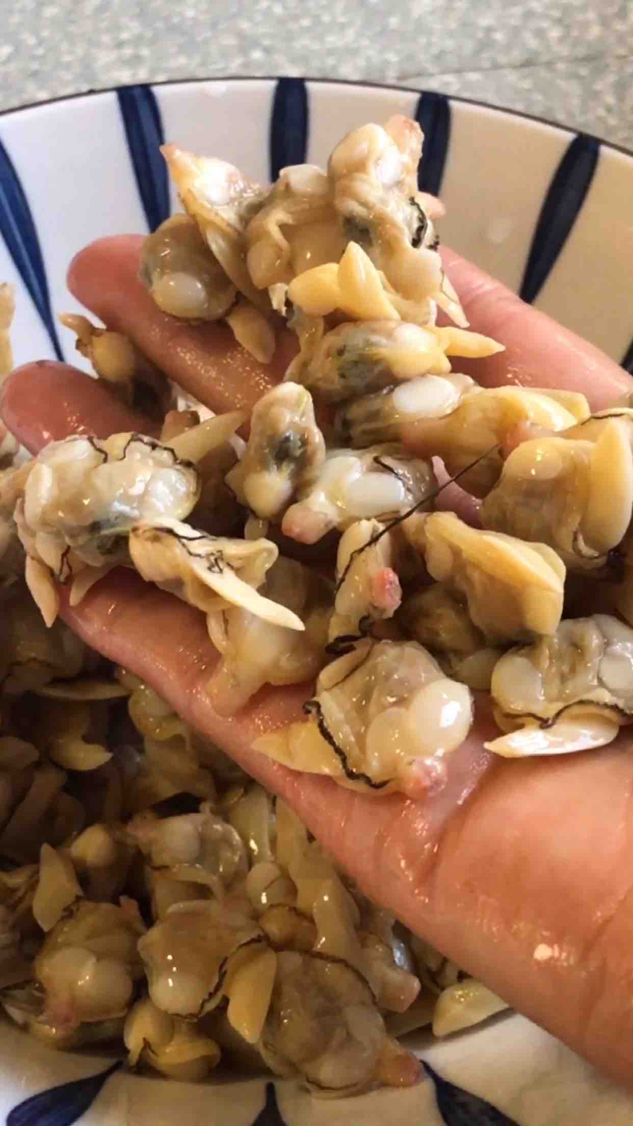 蛤蜊的正確清洗方法的做法-咸鮮味煮菜譜-易網健康養生網 蛤蜊的正確清洗方法的做法-咸鮮味煮菜譜