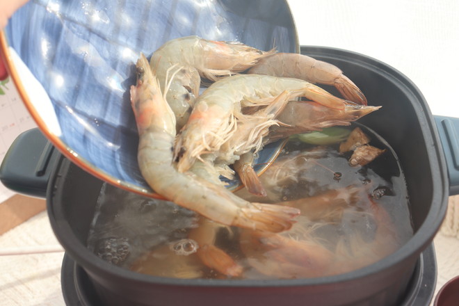 新年宴客菜之白灼蝦,清淡鮮香健康美味的做法-咸鮮味煮菜譜-易網健康養生網 新年宴客菜之白灼蝦,清淡鮮香健康美味的做法-咸鮮味煮菜譜