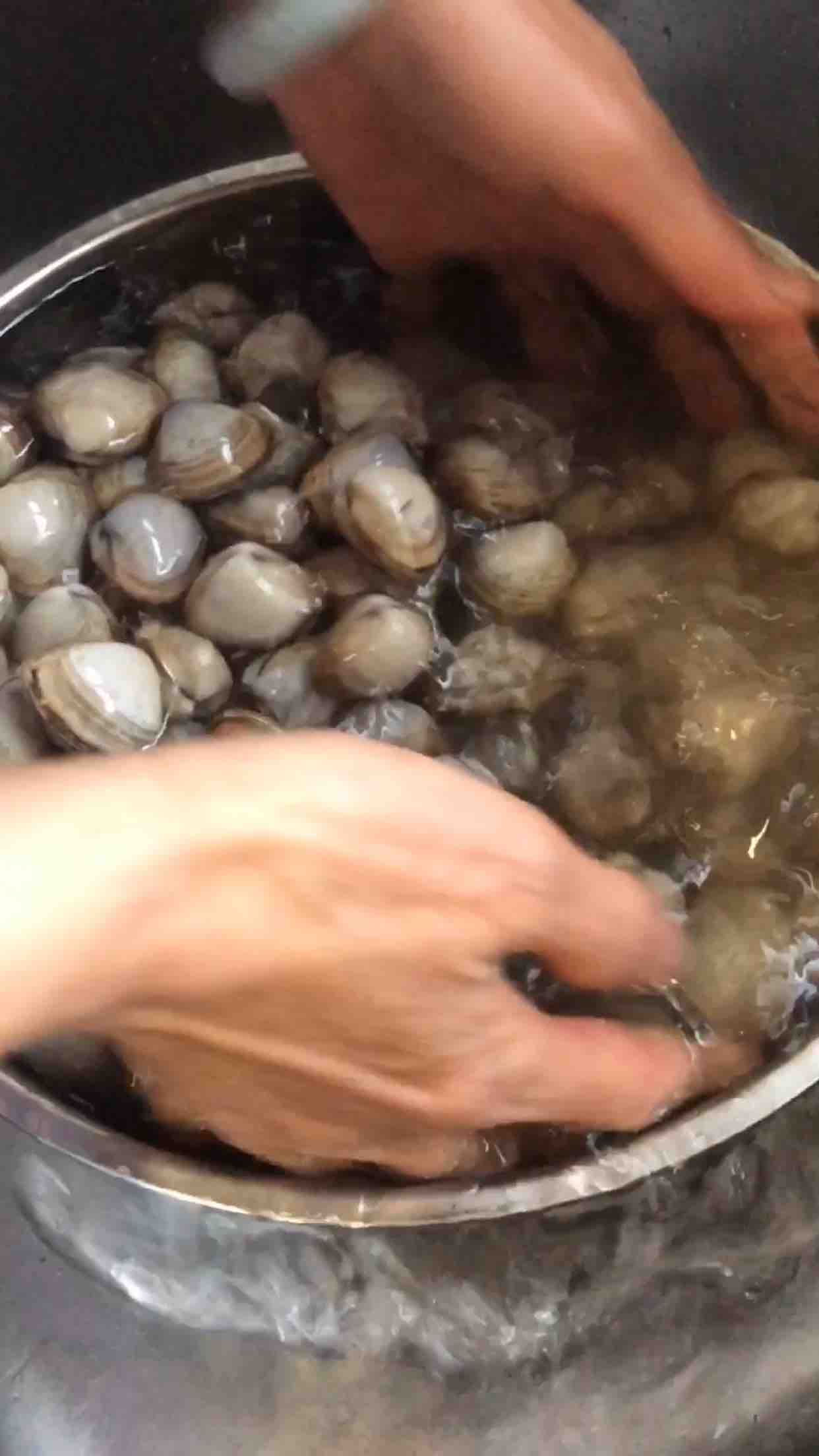 蛤蜊的正確清洗方法的做法-咸鮮味煮菜譜-易網健康養生網 蛤蜊的正確清洗方法的做法-咸鮮味煮菜譜