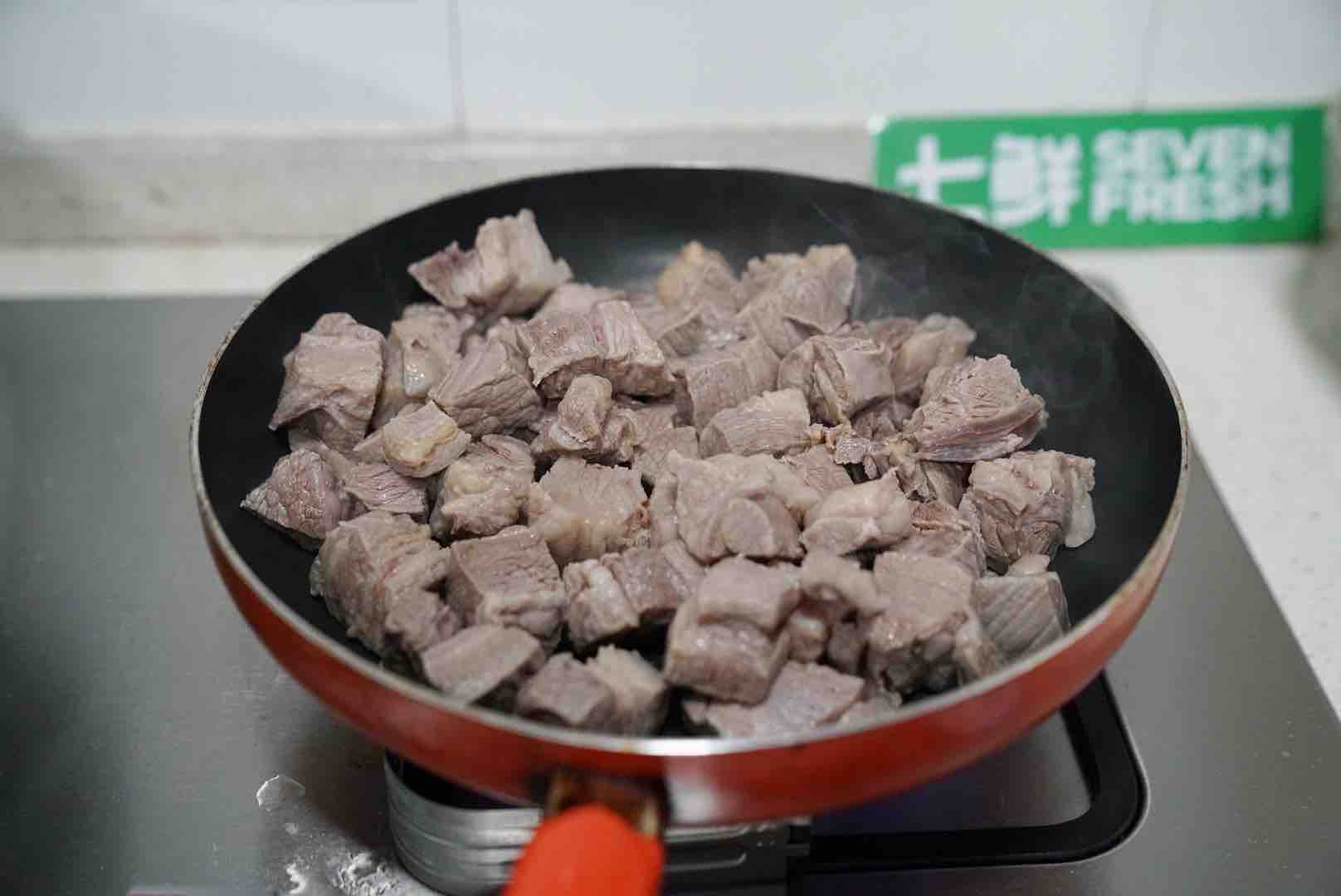 春節(jié)家宴營養(yǎng)煲,有時蔬有牛腩,葷素搭配營養(yǎng)均衡的做法-家常味砂鍋菜譜-易網(wǎng)健康養(yǎng)生網(wǎng) 春節(jié)家宴營養(yǎng)煲,有時蔬有牛腩,葷素搭配營養(yǎng)均衡的做法-家常味砂鍋菜譜