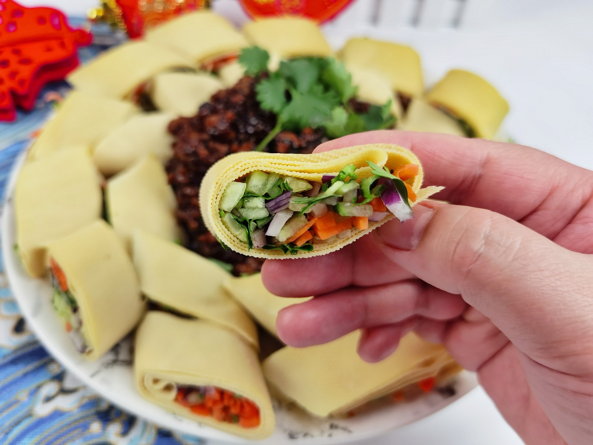 年夜飯富貴吉祥京醬肉絲豆皮卷，卷住好運(yùn)財(cái)運(yùn)卷住所有美好的做法-咸鮮味炒菜譜