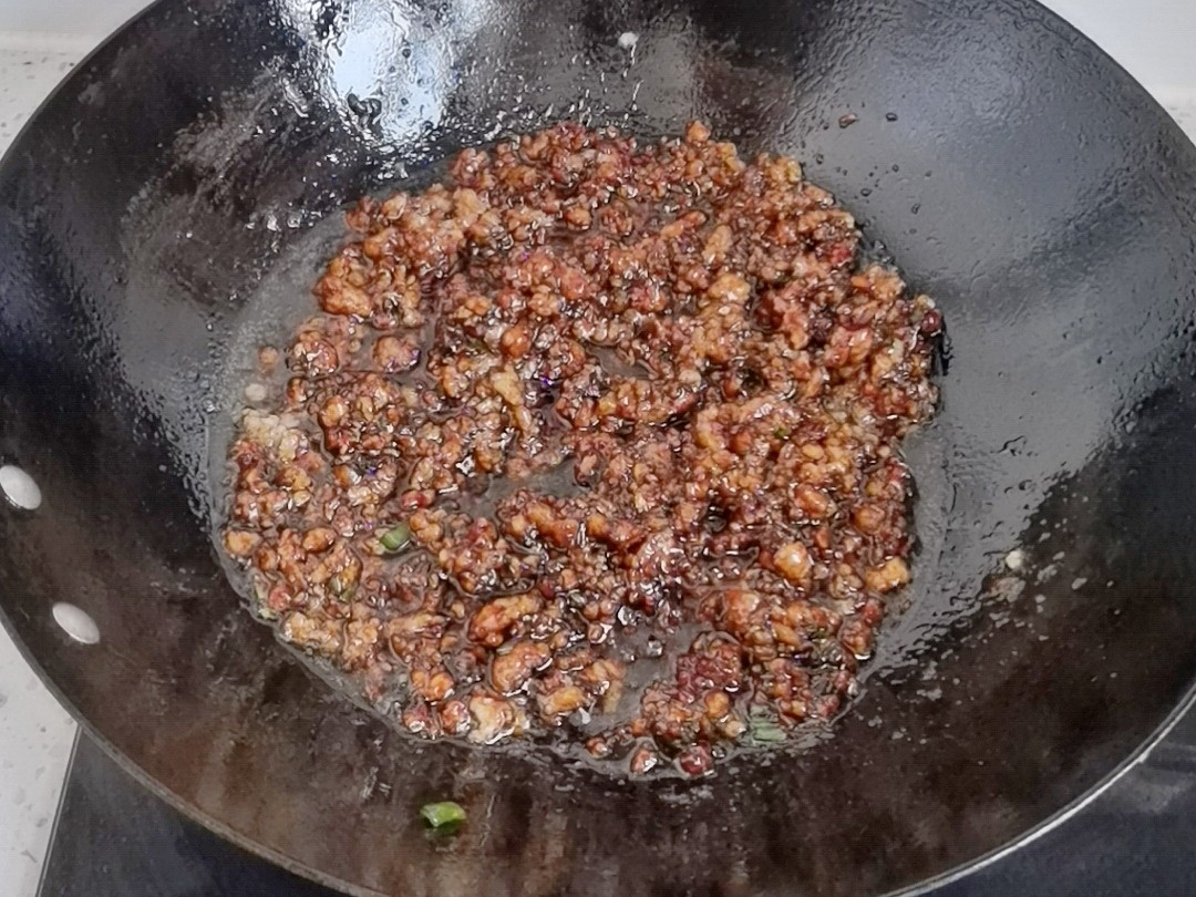 年夜飯富貴吉祥京醬肉絲豆皮卷，卷住好運(yùn)財(cái)運(yùn)卷住所有美好的做法-咸鮮味炒菜譜