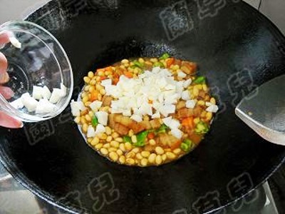 黃豆蛋白紅燒肉的做法-家常味燒菜譜-易網健康養生網 黃豆蛋白紅燒肉的做法-家常味燒菜譜