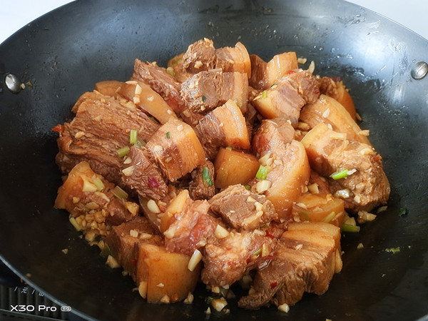 梅菜紅燒肉的做法-咸鮮味蒸菜譜-易網(wǎng)健康養(yǎng)生網(wǎng) 梅菜紅燒肉的做法-咸鮮味蒸菜譜