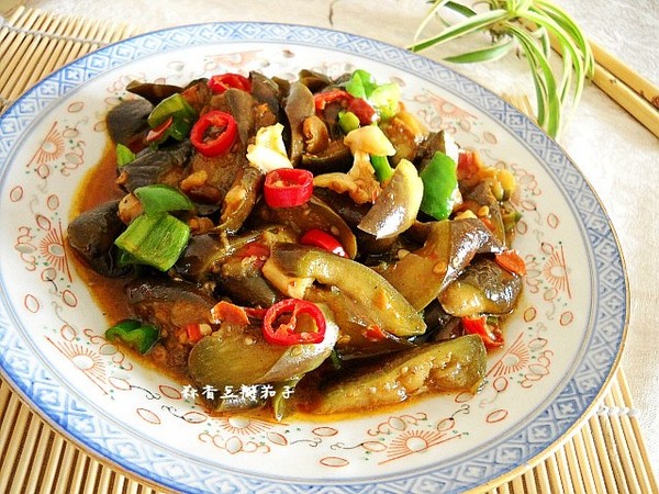 蒜香豆瓣茄子的做法-醬香味燒菜譜-易網健康養生網 蒜香豆瓣茄子的做法-醬香味燒菜譜