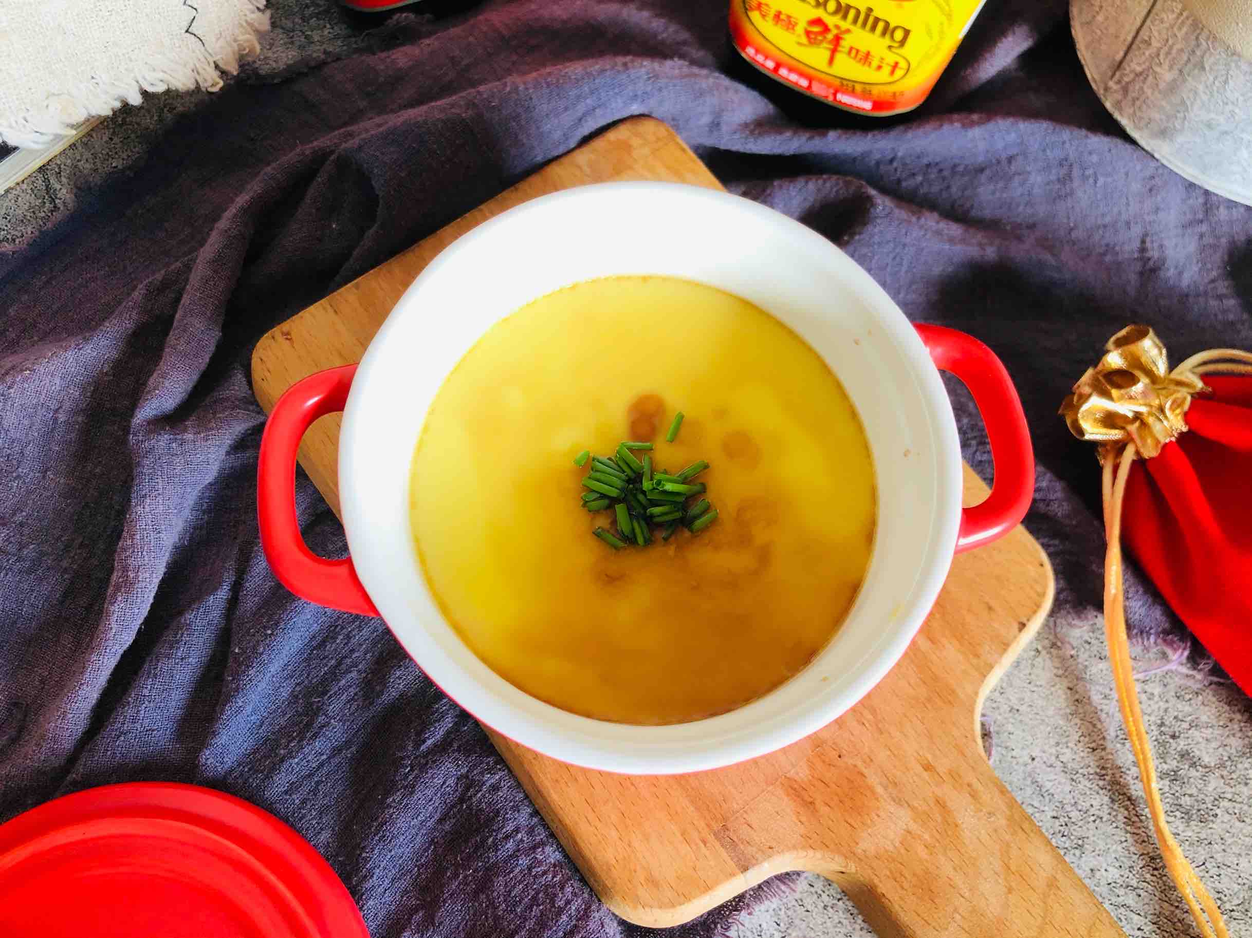 年夜飯快手蒸菜:美極水蒸蛋的做法-咸鮮味蒸菜譜-易網健康養生網 年夜飯快手蒸菜:美極水蒸蛋的做法-咸鮮味蒸菜譜