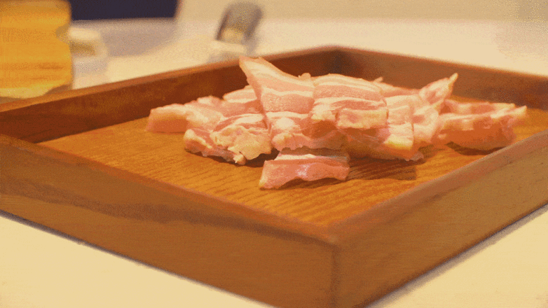 節(jié)節(jié)高升·咸肉蒸嫩筍的做法-咸鮮味蒸菜譜-易網健康養(yǎng)生網 節(jié)節(jié)高升·咸肉蒸嫩筍的做法-咸鮮味蒸菜譜