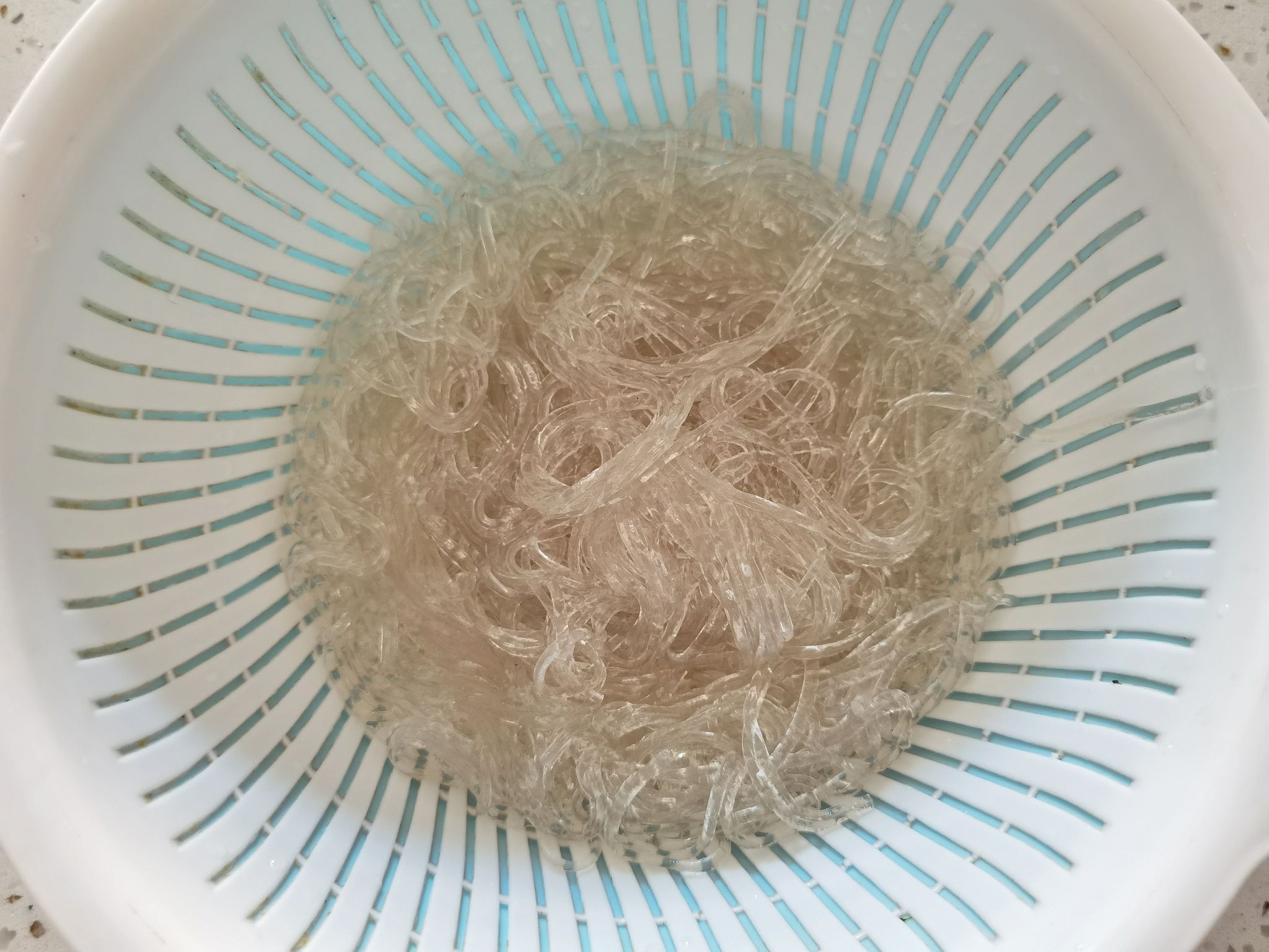 年夜飯-團團圓圓香菇粉絲,香菇這樣做,比扇貝和肉還好吃的做法-蒜香味蒸菜譜-易網健康養生網 年夜飯-團團圓圓香菇粉絲,香菇這樣做,比扇貝和肉還好吃的做法-蒜香味蒸菜譜