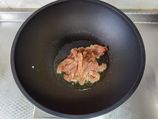 紅紅火火青紅椒小炒牛肉的做法-咸鮮味炒菜譜-易網(wǎng)健康養(yǎng)生網(wǎng) 紅紅火火青紅椒小炒牛肉的做法-咸鮮味炒菜譜