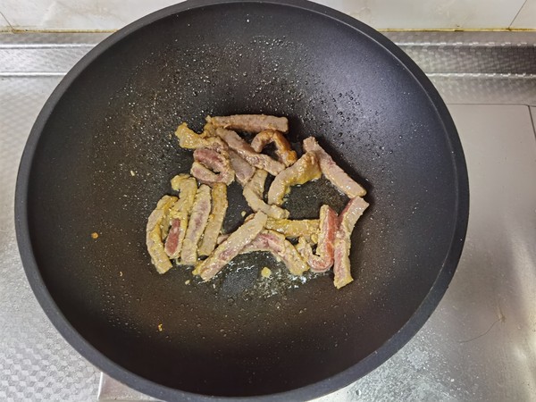 紅紅火火青紅椒小炒牛肉的做法-咸鮮味炒菜譜-易網(wǎng)健康養(yǎng)生網(wǎng) 紅紅火火青紅椒小炒牛肉的做法-咸鮮味炒菜譜