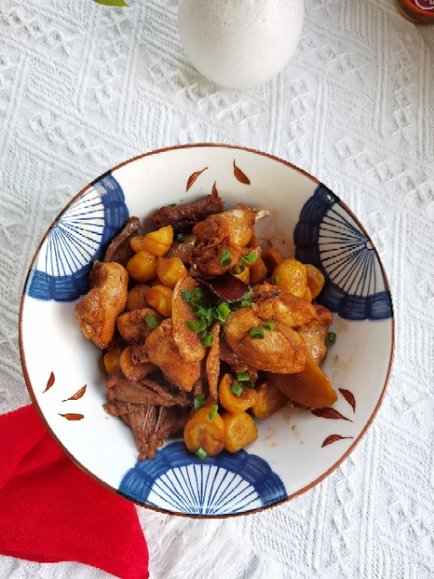 好吃入味的板栗燉雞的做法-咸鮮味燜菜譜