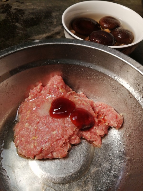 簡簡單單也不失美味~~冬菇蒸肉丸的做法-家常味蒸菜譜