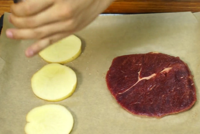 烤牛排的做法-黑椒味烤菜譜-易網健康養生網 烤牛排的做法-黑椒味烤菜譜