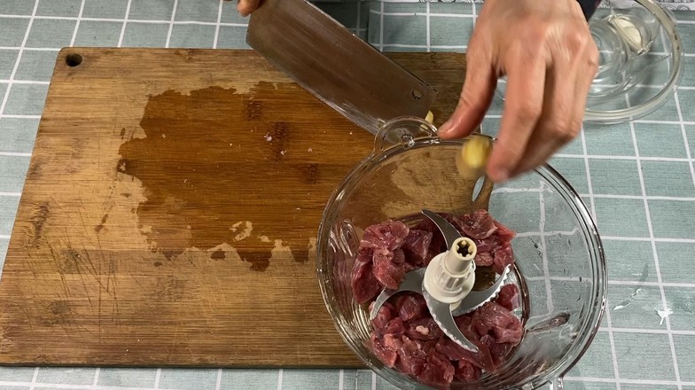 #年味食足#花開富貴之胡蘿卜蒸牛肉的做法-家常味蒸菜譜-易網<a href=http://www.jsjjzhkt.cn/ target=_blank class=infotextkey>健康養生</a>網 #年味食足#花開富貴之胡蘿卜蒸牛肉的做法-家常味蒸菜譜