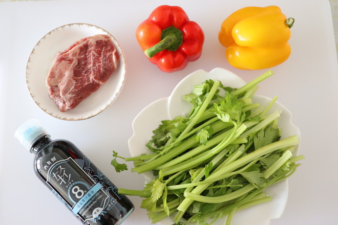 彩椒炒肉的做法-家常味炒菜譜-易網(wǎng)<a href=http://www.jsjjzhkt.cn/ target=_blank class=infotextkey>健康養(yǎng)生</a>網(wǎng) 彩椒炒肉的做法-家常味炒菜譜