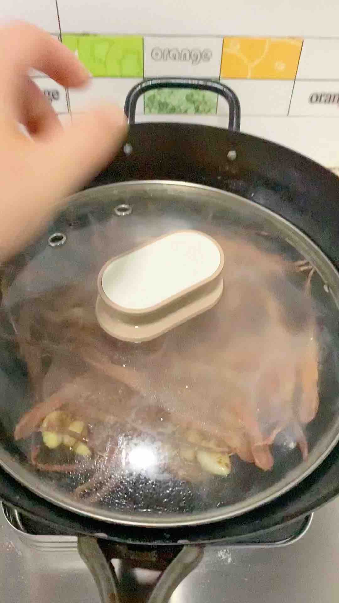 按孩子的要求，來個全新的鴨舌小吃的做法-家常味燒菜譜