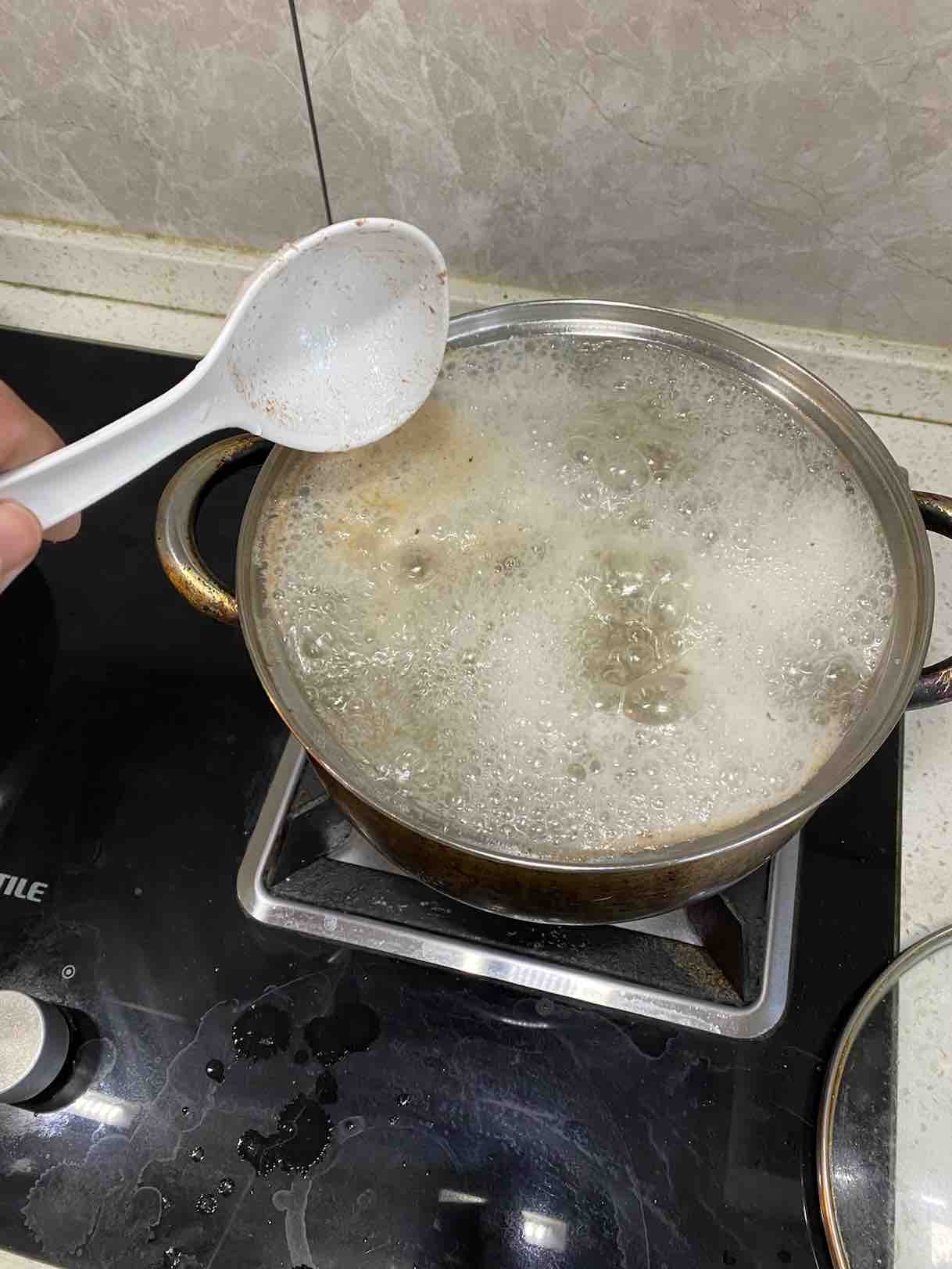 羊骨肉鍋仔的做法-麻辣味燉菜譜-易網健康養生網 羊骨肉鍋仔的做法-麻辣味燉菜譜