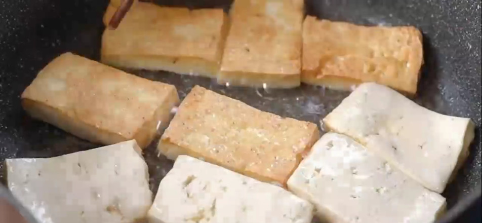 茄子豆腐煲的做法-茄汁味煲菜譜-易網健康養(yǎng)生網 茄子豆腐煲的做法-茄汁味煲菜譜