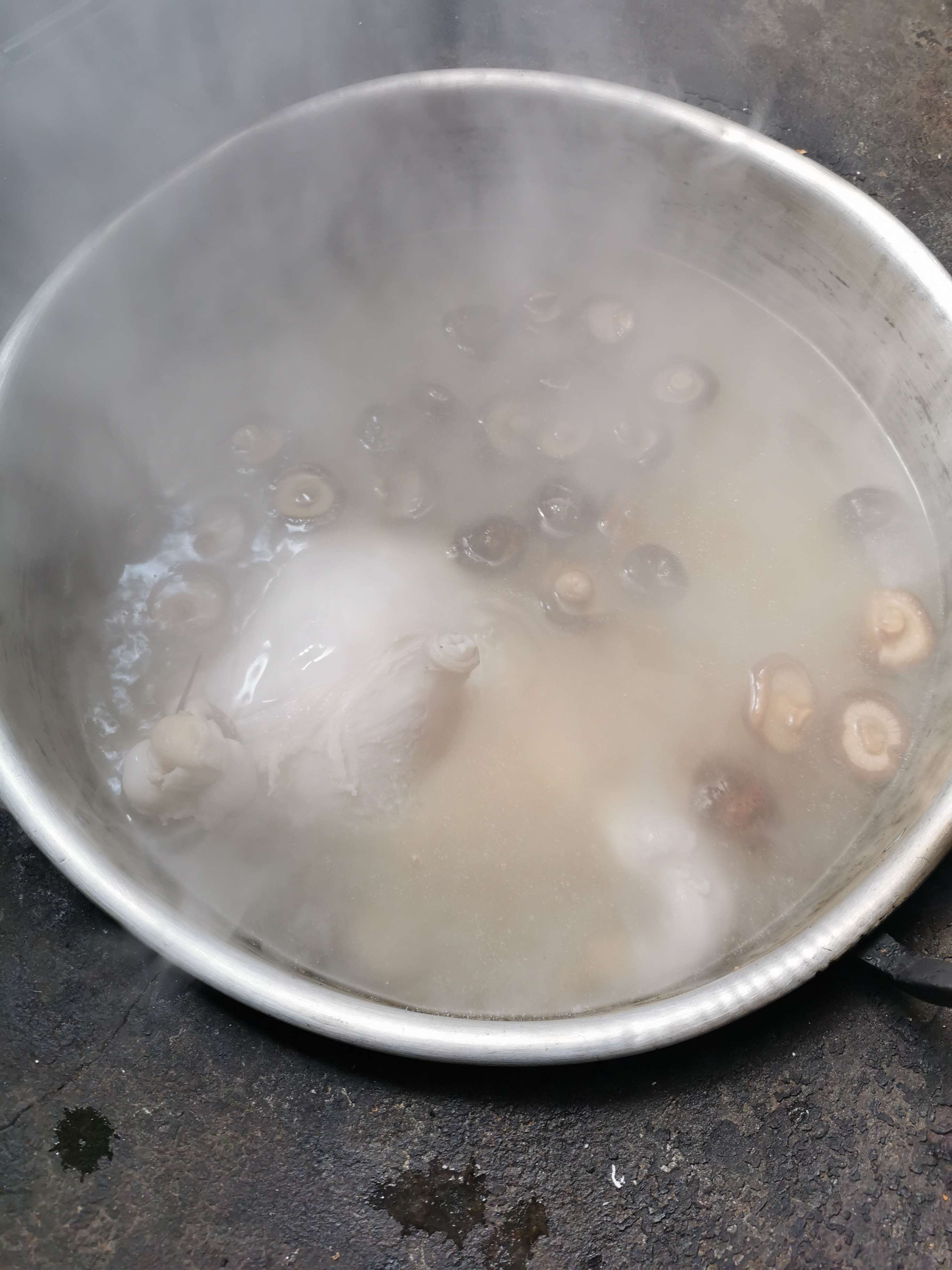 豬肚雞煲(鳳投胎版)的做法-咸鮮味煲菜譜-易網健康養生網 豬肚雞煲(鳳投胎版)的做法-咸鮮味煲菜譜