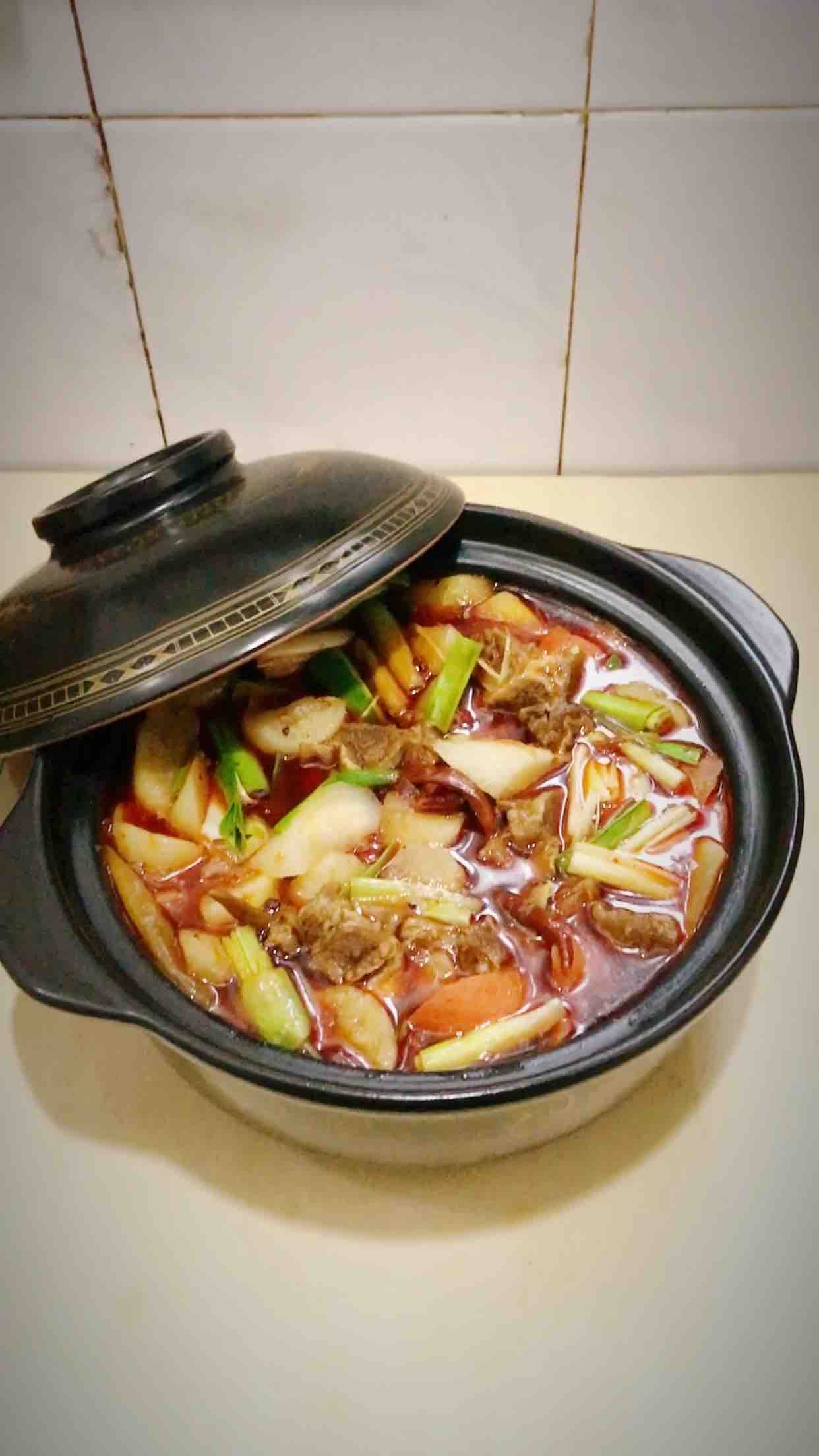 砂鍋燉牛腩的做法-香辣味燉菜譜-易網(wǎng)健康養(yǎng)生網(wǎng) 砂鍋燉牛腩的做法-香辣味燉菜譜