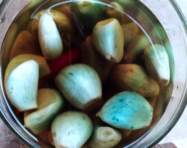 臘八蒜的做法-酸甜味腌菜譜