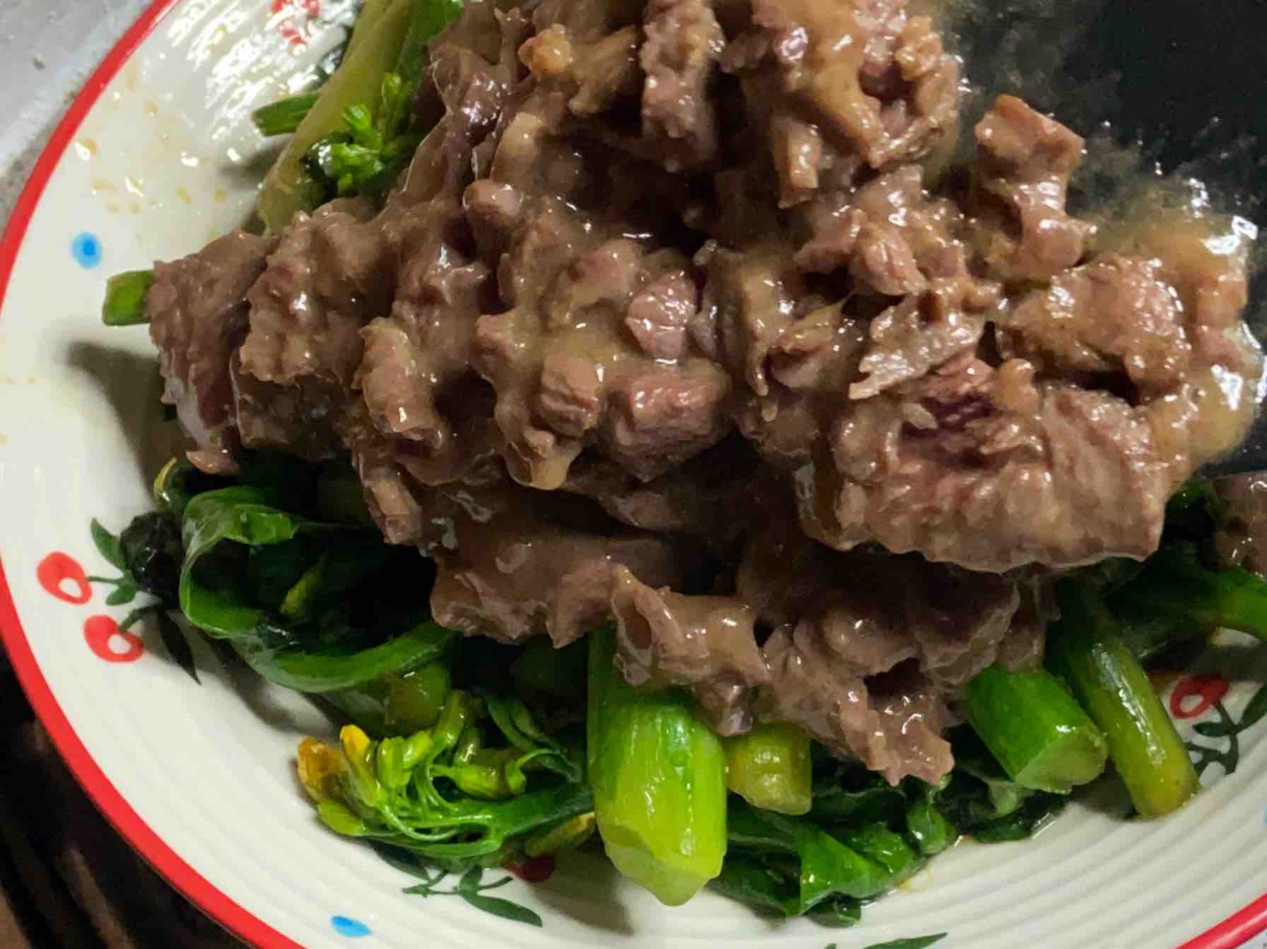 潮汕媽媽們拿手家常菜之芥藍炒牛肉的做法-家常味炒菜譜-易網健康養生網 潮汕媽媽們拿手家常菜之芥藍炒牛肉的做法-家常味炒菜譜