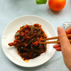 肉質酥嫩的秘訣在此,快手家常菜——酥嫩小炒肉的做法-咸鮮味炒菜譜