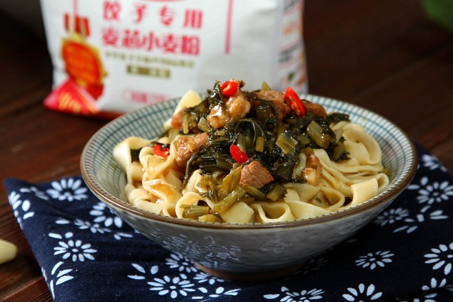 雪菜肉丁手搟面的做法-咸鮮味煮菜譜