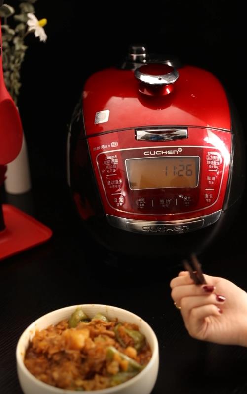 紅燒雞塊的做法-咸鮮味燉菜譜-易網健康養生網 紅燒雞塊的做法-咸鮮味燉菜譜