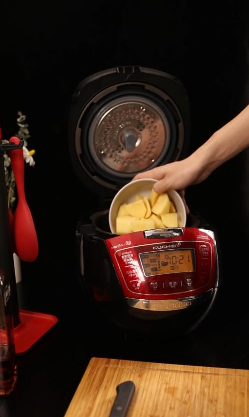 紅燒雞塊的做法-咸鮮味燉菜譜-易網健康養生網 紅燒雞塊的做法-咸鮮味燉菜譜