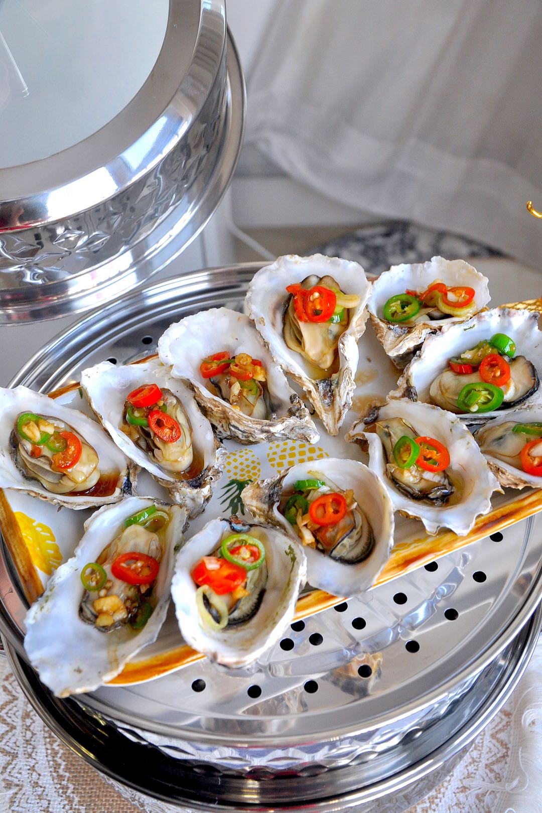 今日美食～白灼生蠔的做法-蒜香味蒸菜譜