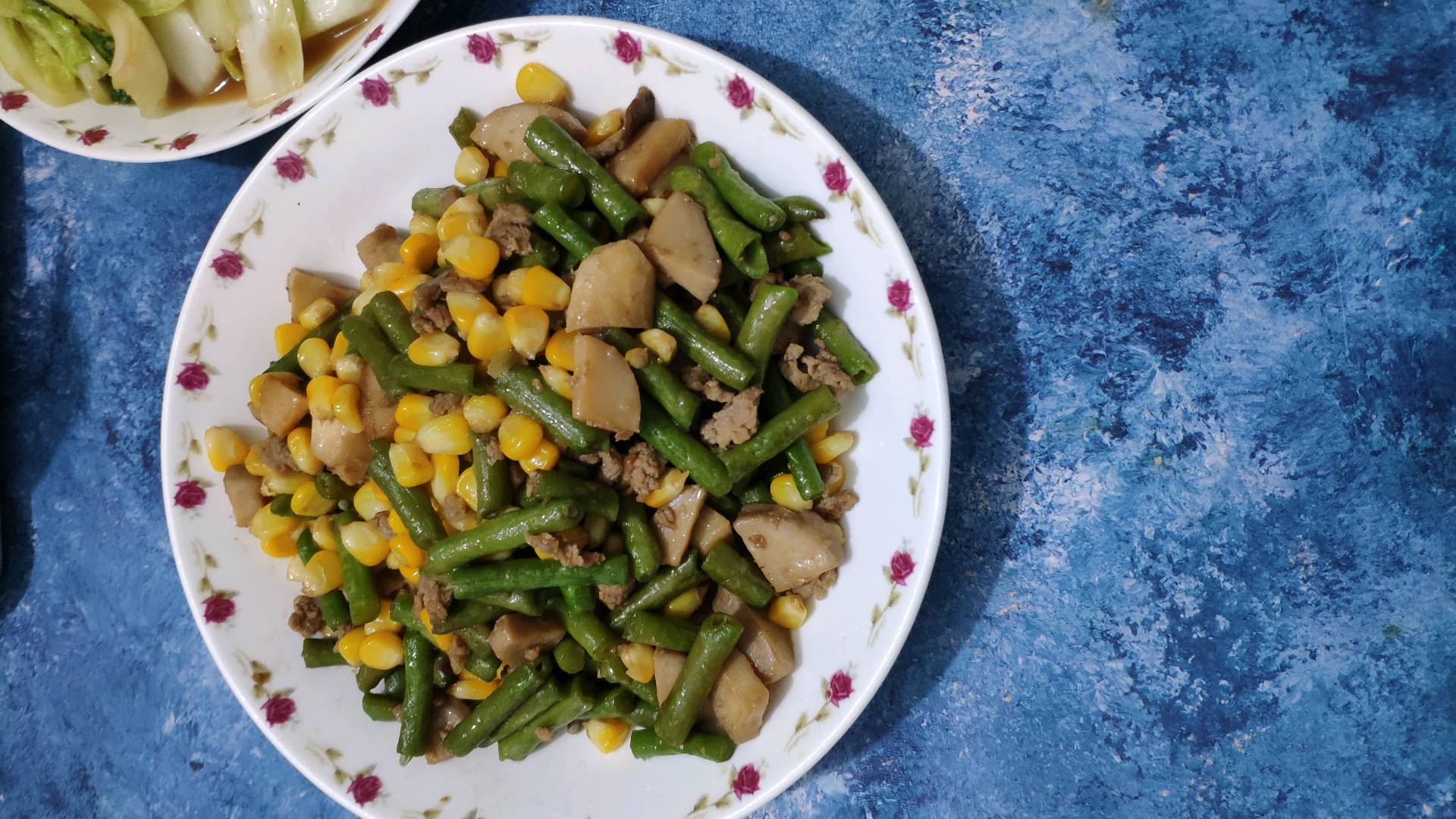 豆角玉米雞腿菇炒肉沫的做法-家常味炒菜譜