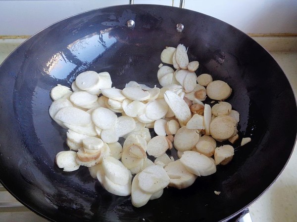 杏鮑菇炒豬耳朵的做法-家常味炒菜譜