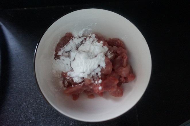 洋蔥木耳炒肉絲的做法-家常味炒菜譜