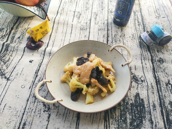 花菜木耳炒肉片的做法-家常味炒菜譜