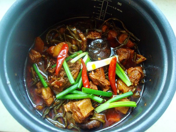 干豇豆香菇燒土雞的做法-香辣味燒菜譜
